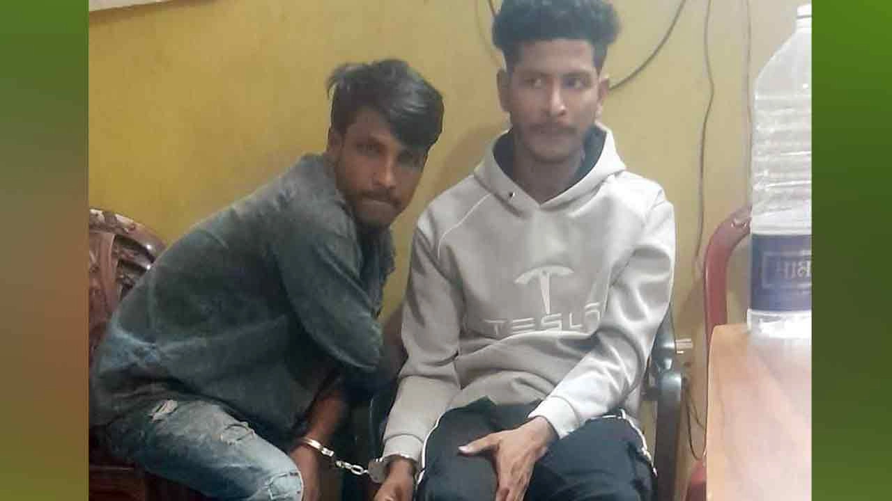 গ্রেপ্তারকৃত দুইজন