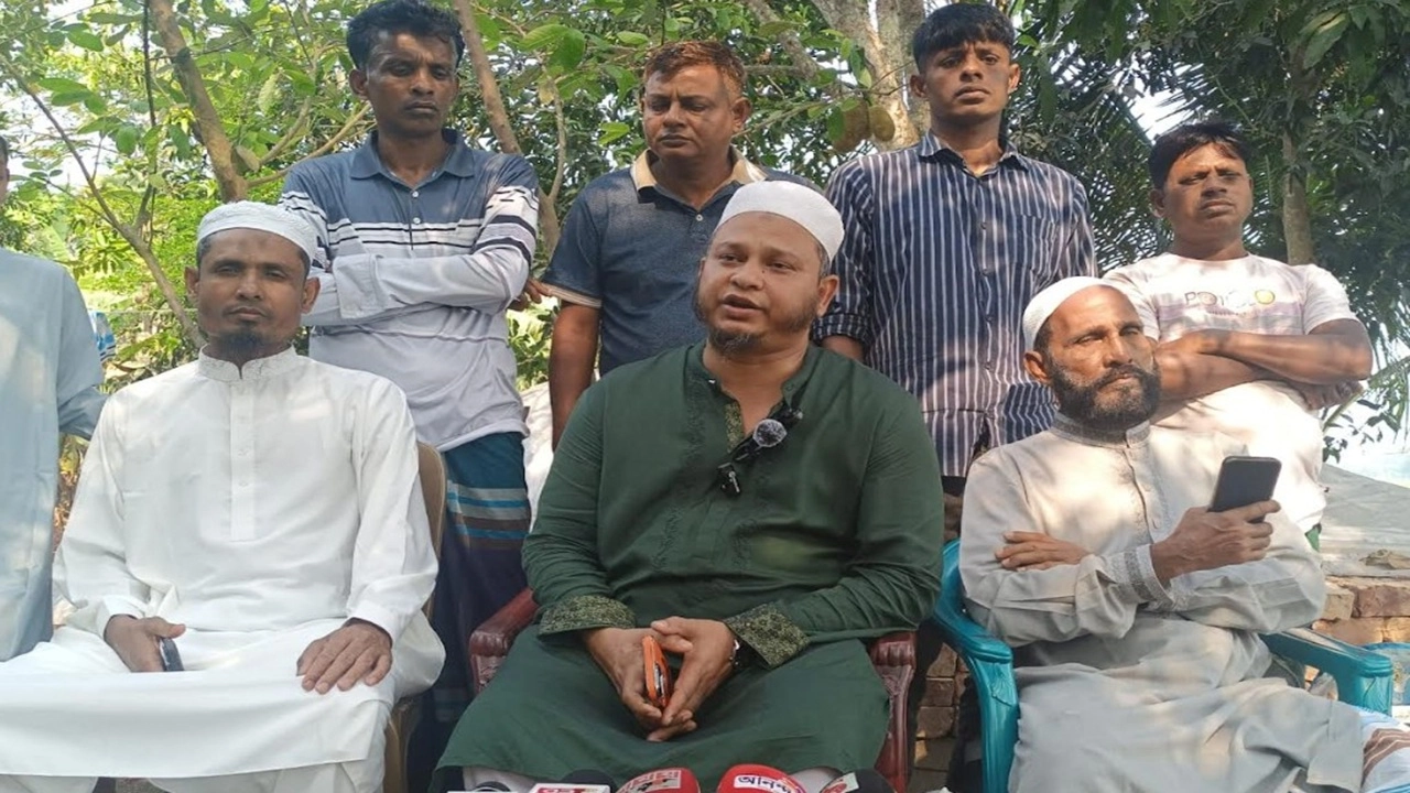 ব্যবসায়ীর সংবাদ সম্মেলন 