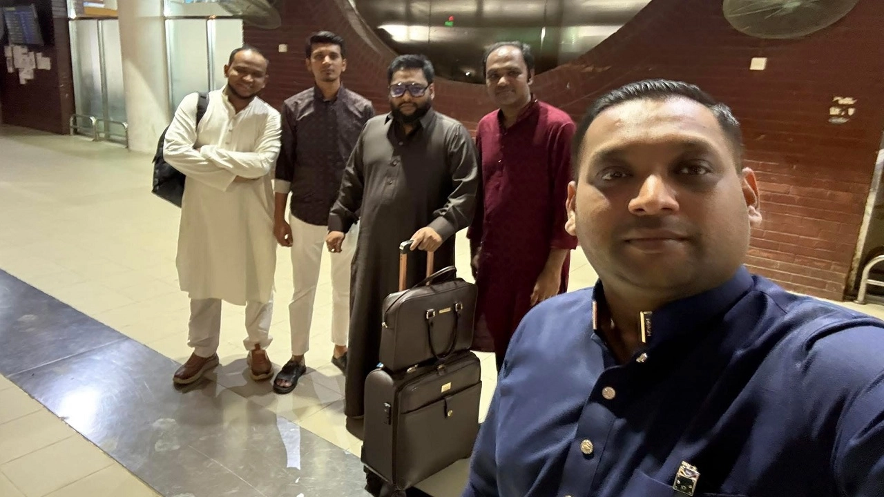 দেশ ছাড়ছেন নবীন পাঞ্জাবির ব্যবস্থাপনা পরিচালক হাফেজ এনামুল হাসান নবীন