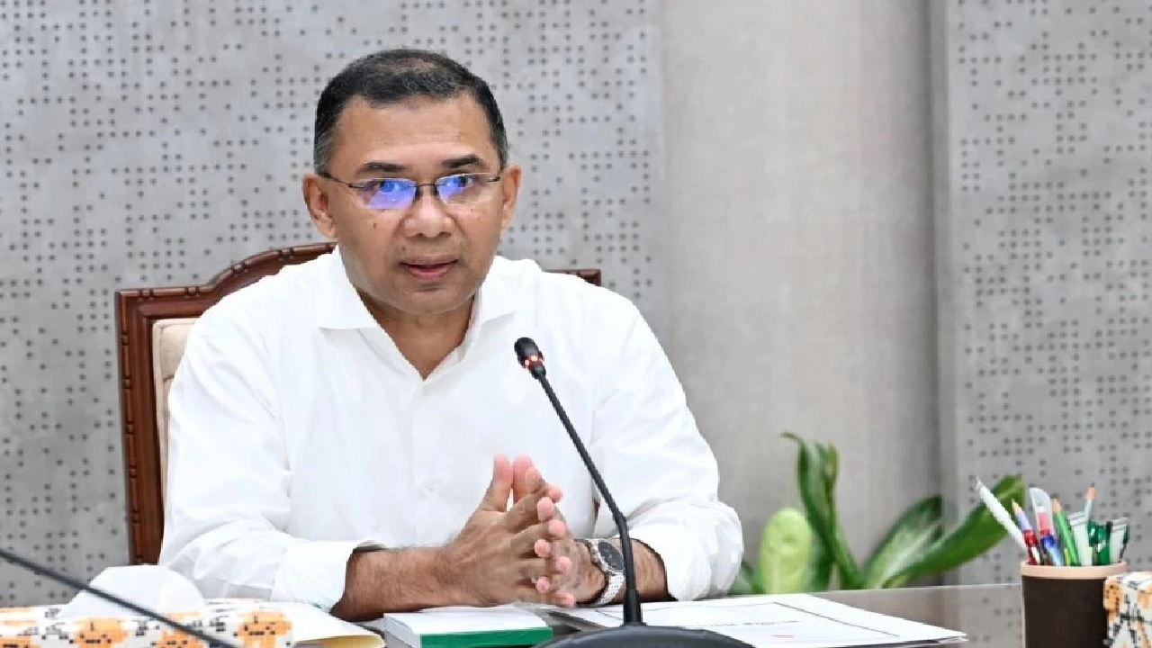 ঈদের পরে প্রথম কার্যদিবস : টানা ১১ ঘণ্টা অফিস করলেন প্রধানমন্ত্রী