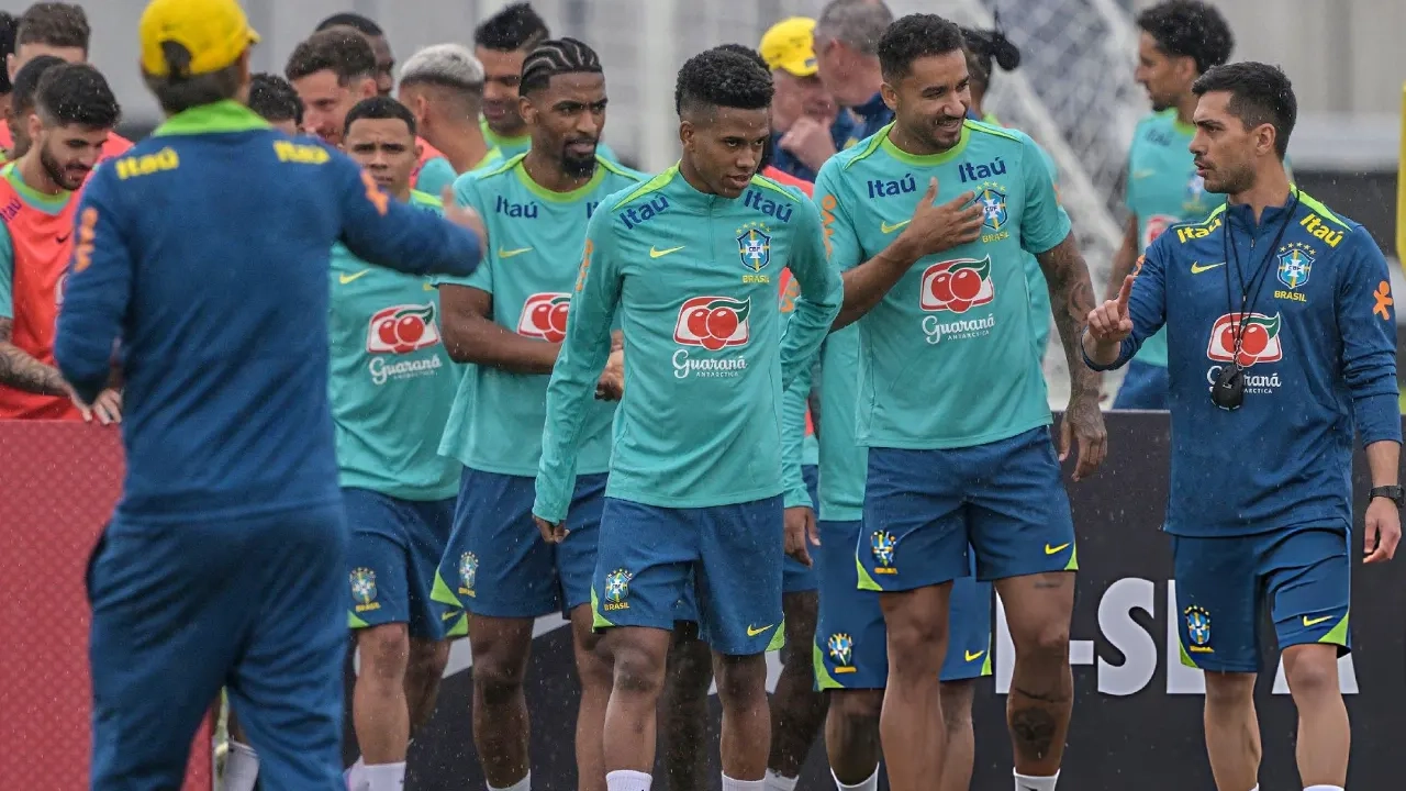 অনুশীলনে ব্রাজিল ফুবটল দল ।। ছবি: সংগৃহীত