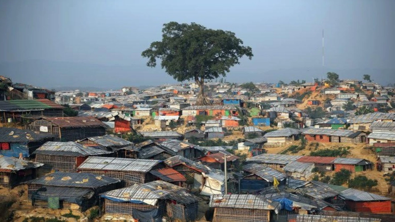 কক্সবাজারের উখিয়ার কুতুপালং রেজিস্টার্ড রোহিঙ্গা আশ্রয় শিবির