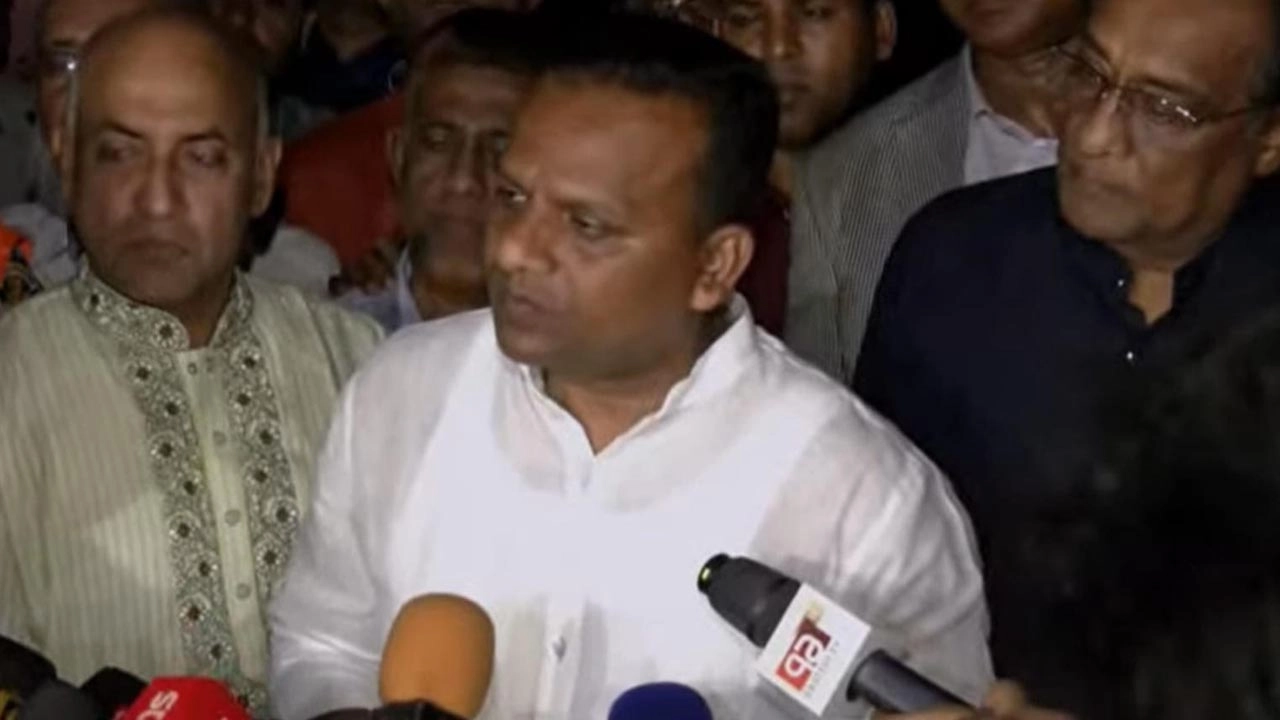 কথা বলছেন নৌপরিহন প্রতিমন্ত্রী মো. রাজিব আহসান