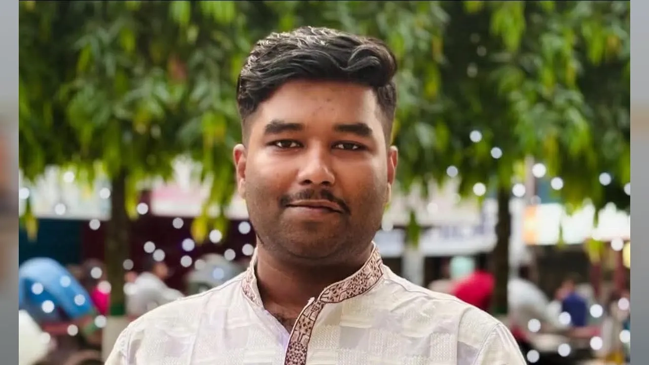 জাহাঙ্গীরনগর বিশ্ববিদ্যালয়ের অর্থনীতি বিভাগের ৪৯তম ব্যাচের শিক্ষার্থী রায়হান