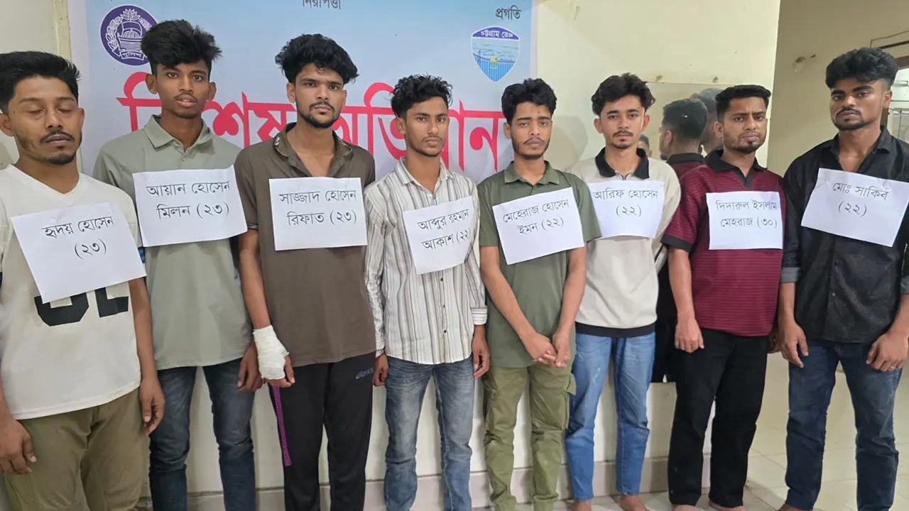 লক্ষ্মীপুরে বিএনপি কার্যালয়ের সামনে গোলাগুলির ঘটনায় গ্রেপ্তার ৮