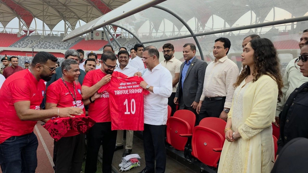 জাতীয় স্টেডিয়ামে প্রধানমন্ত্রী তারেক রহমান