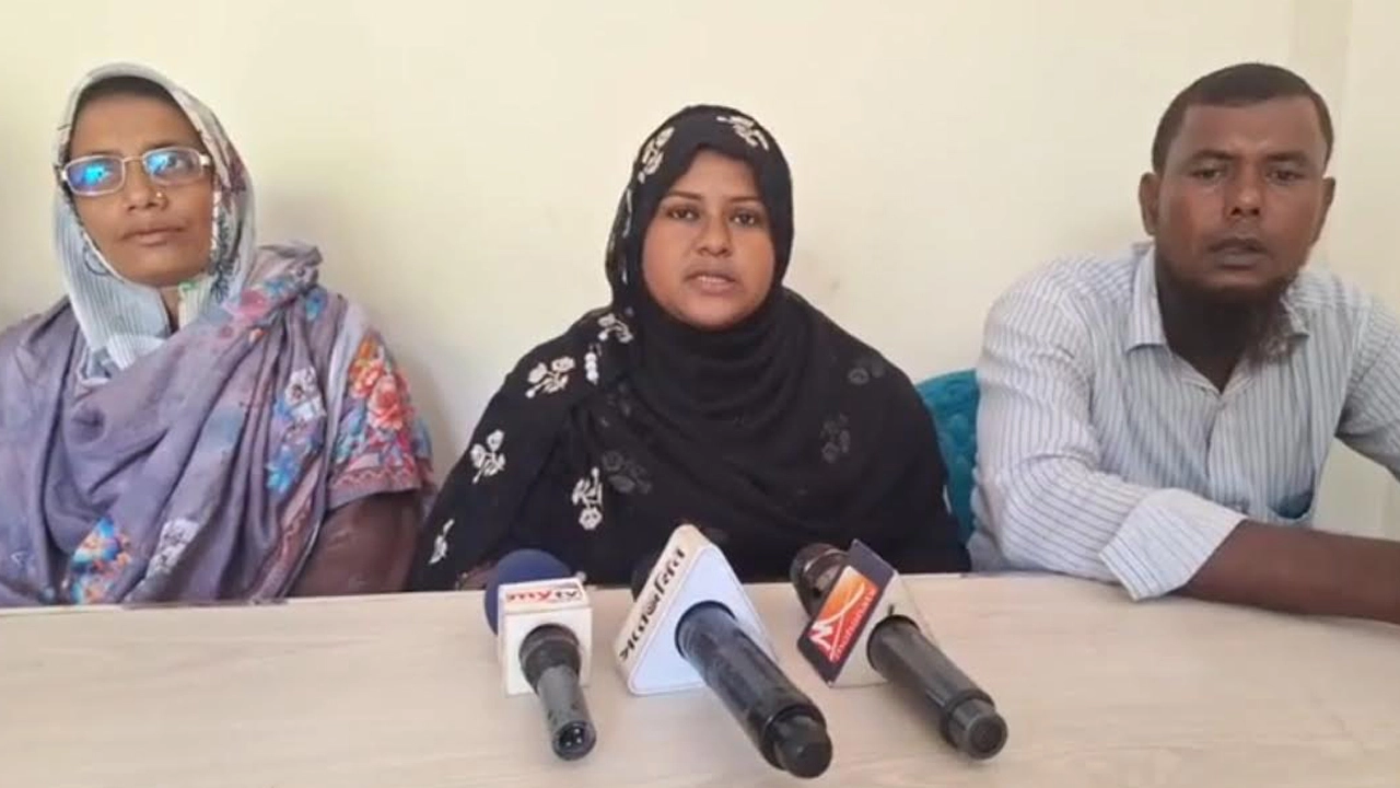 সৎ শাশুড়ির বিরুদ্ধে রাঙ্গাবালী প্রেসক্লাবে আয়োজিত সংবাদ সম্মেলনে অভিযোগ করেন পুত্রবধূ মোসা. নাসরিন।