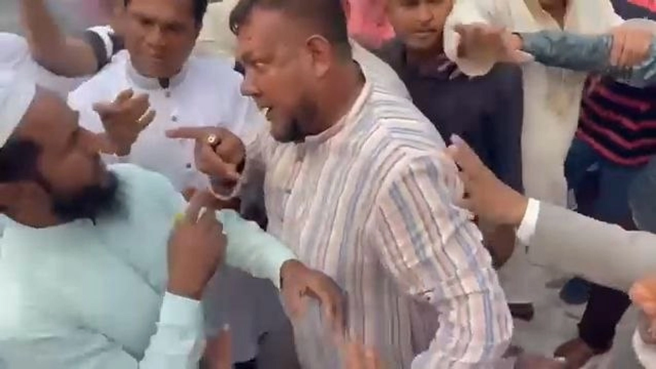 চুয়াডাঙ্গায় বিএনপি-জামায়াত মুখোমুখি, ‘খেয়ে ফেলার’ হুমকি