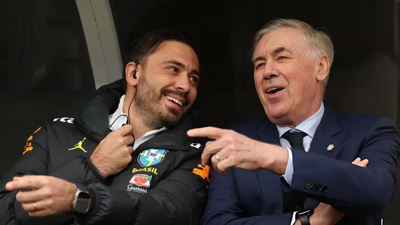 ব্রাজিলের ডাগআউটে কোচ কার্লো আনচেলত্তি ।। ছবি: সংগৃহীত