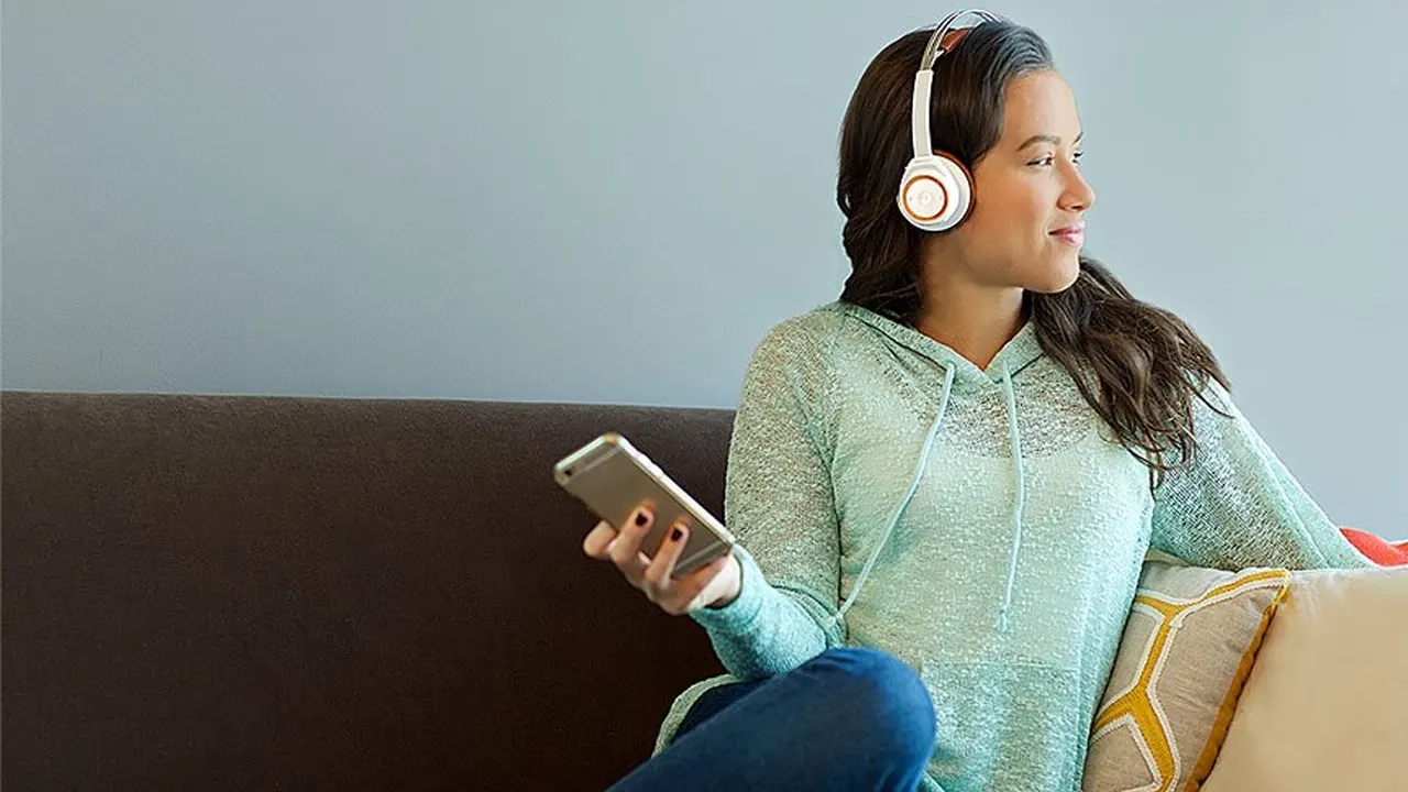 ব্লুটুথ হেডফোন কি ক্যান্সারের কারণ, যা বলছে গবেষণা 