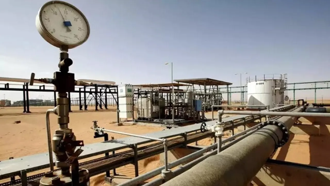 ভারত থেকে পাইপলাইনে দেশে এলো ৫ হাজার টন ডিজেল