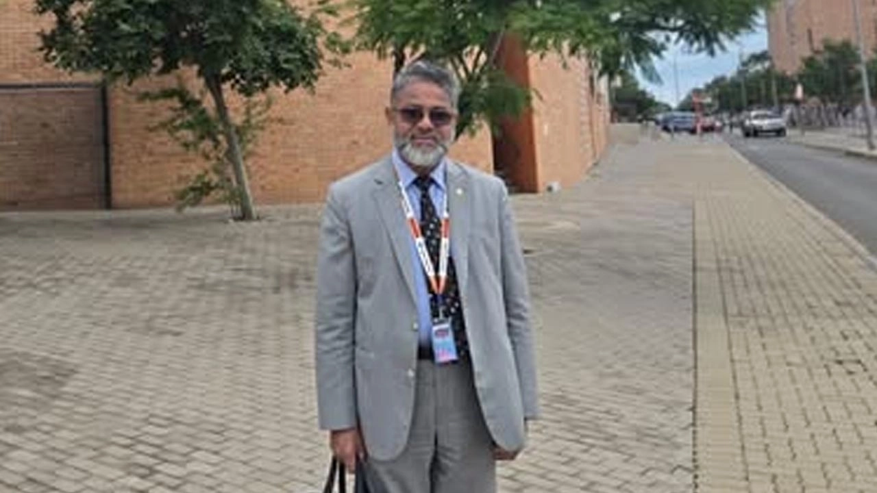 ইস্টার্ন ইউনিভার্সিটির উপাচার্য প্রফেসর ড. ফরিদ আহমদ সোবহানী