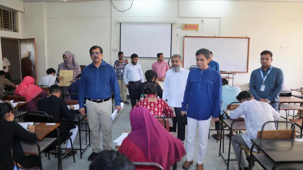 যবিপ্রবিতে স্নাতক প্রথম বর্ষের ‘সি’ ইউনিটের ভর্তি পরীক্ষা অনুষ্ঠিত হয়েছে।