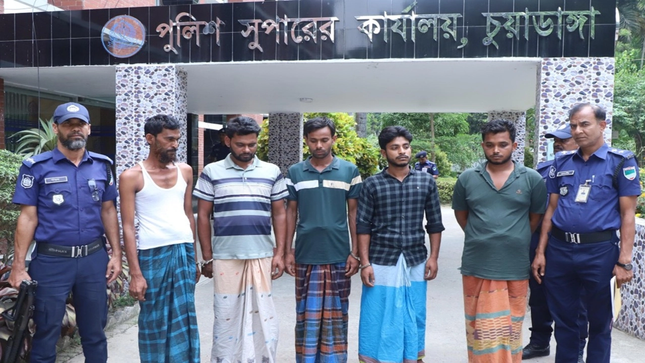 নারীর সহযোগিতায় আরেক নারীকে সংঘবদ্ধ ধর্ষণ, গ্রেফতার ৬