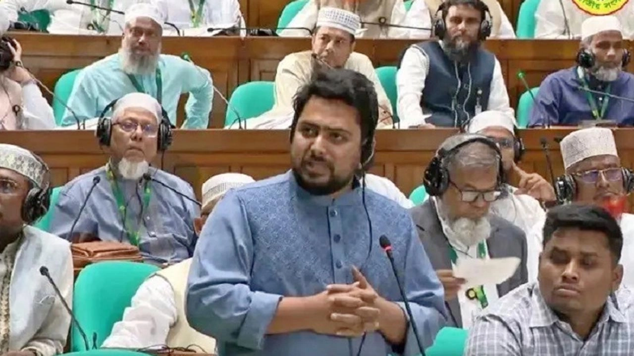 জাতীয় নাগরিক পার্টির (এনসিপি) আহ্বায়ক ও জাতীয় সংসদে বিরোধীদলীয় চিফ হুইপ নাহিদ ইসলাম