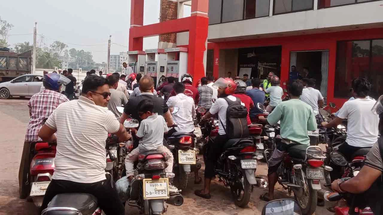 সিরাজগঞ্জের উল্লাপাড়া ফিলিং স্টেশন