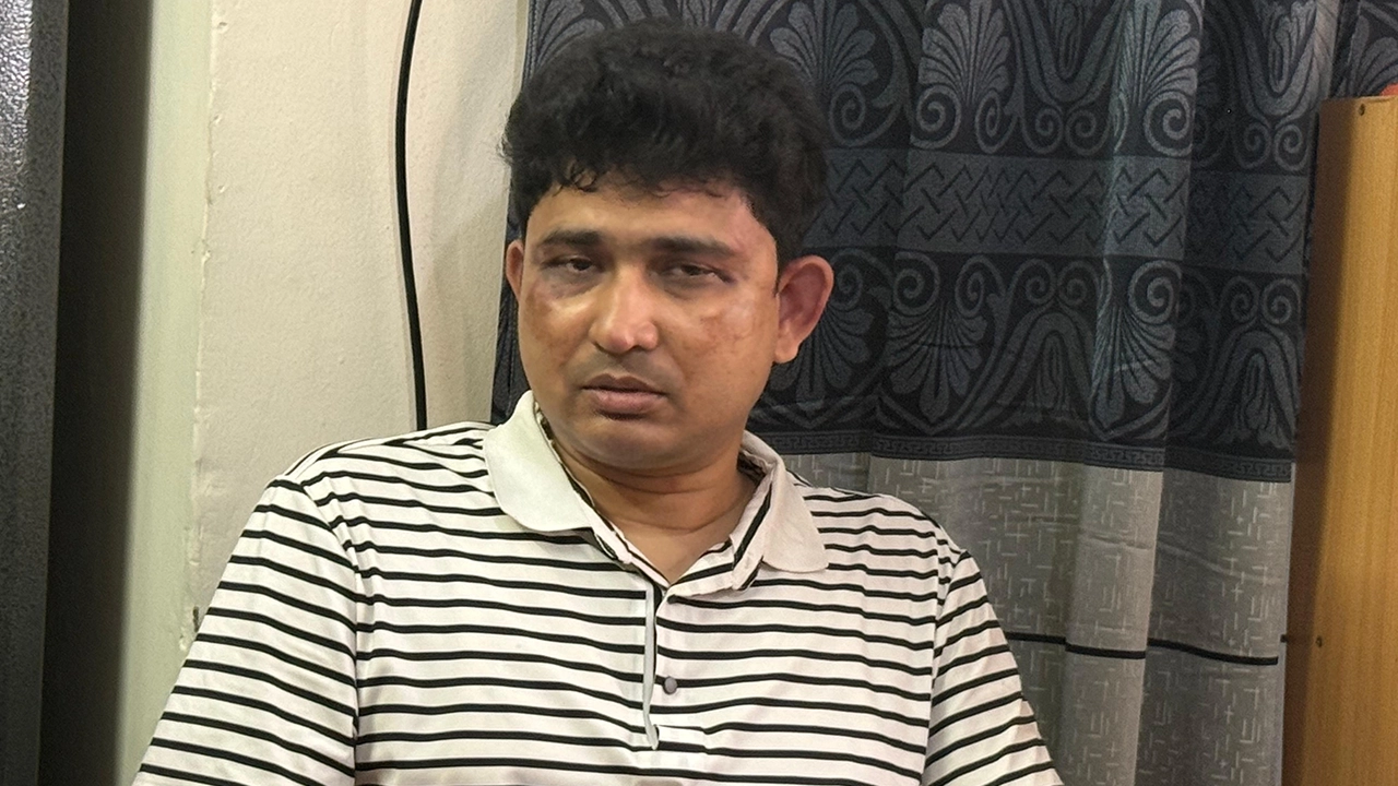 সাতক্ষীরা রেজিষ্ট্রি অফিসে এনটিভির সাংবাদিককের ওপর হামলা 