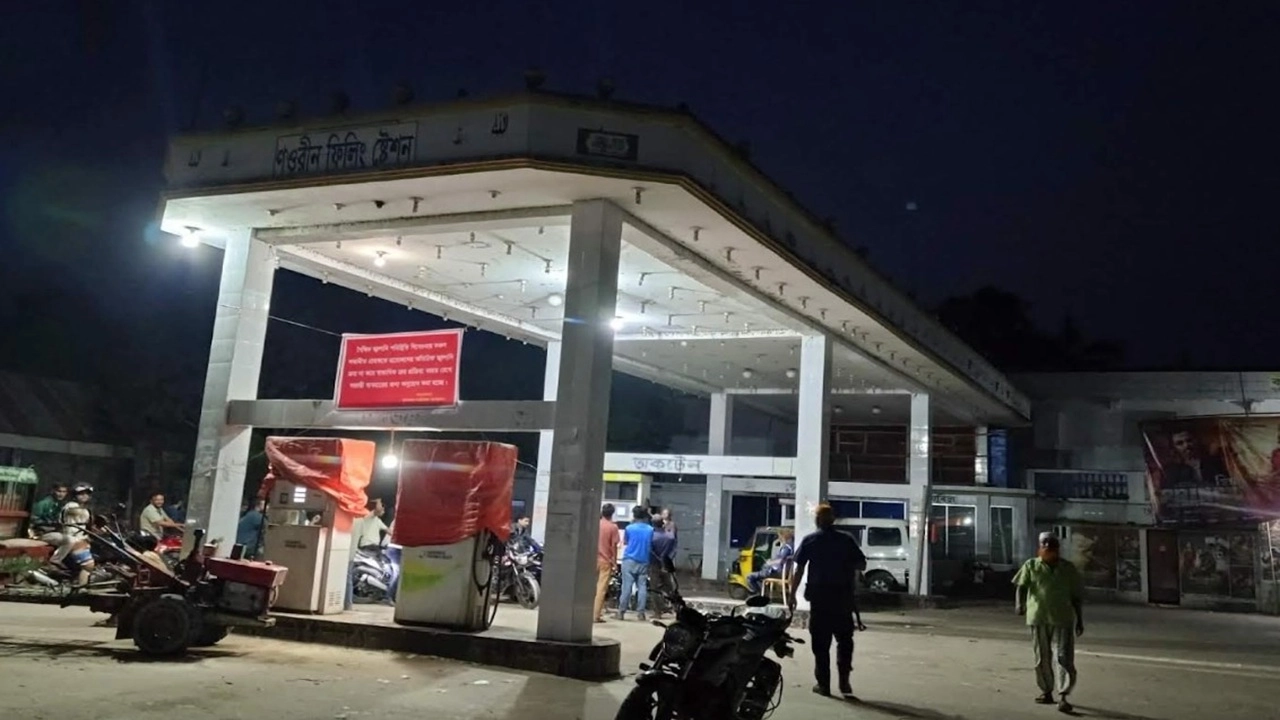 জ্বালানি তেলের হিসাব না দেওয়ায় মালিকের ১ বছরের জেল