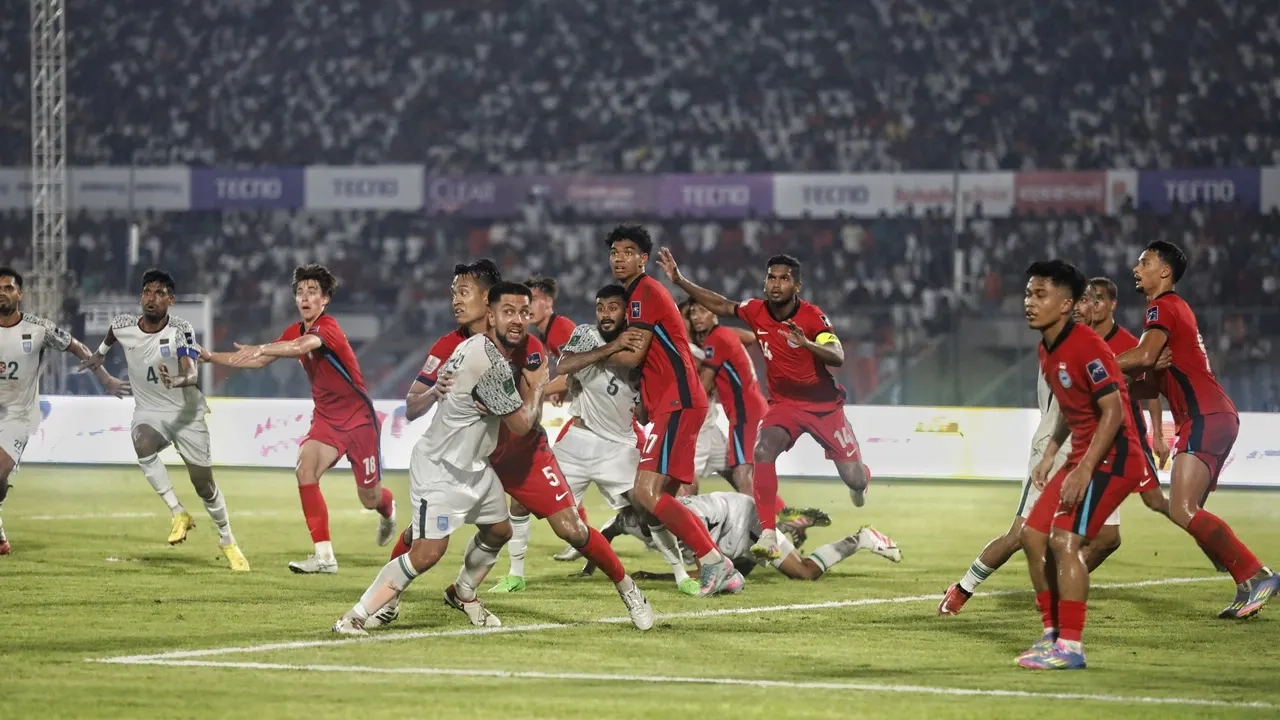 শেষ মুহূর্তে গোল করতে মরিয়া বাংলাদেশ ।। ছবি: সংগৃহীত