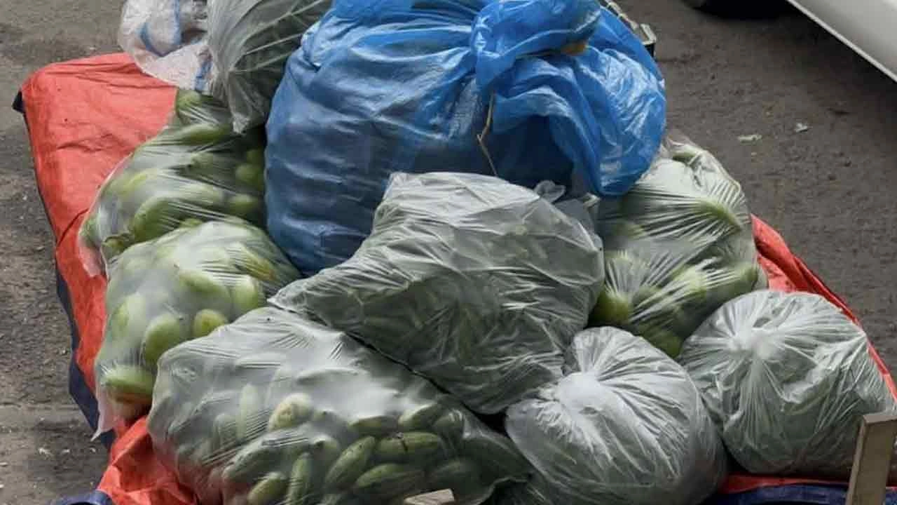 নিষিদ্ধ পলিথিন ব্যবহার