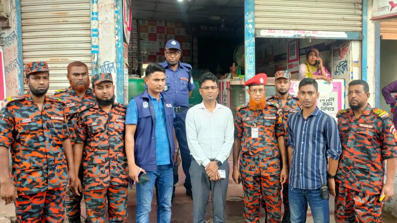 ভাণ্ডারিয়ায় জব্দ ১৪৫৮ লিটার জ্বালানি তেল