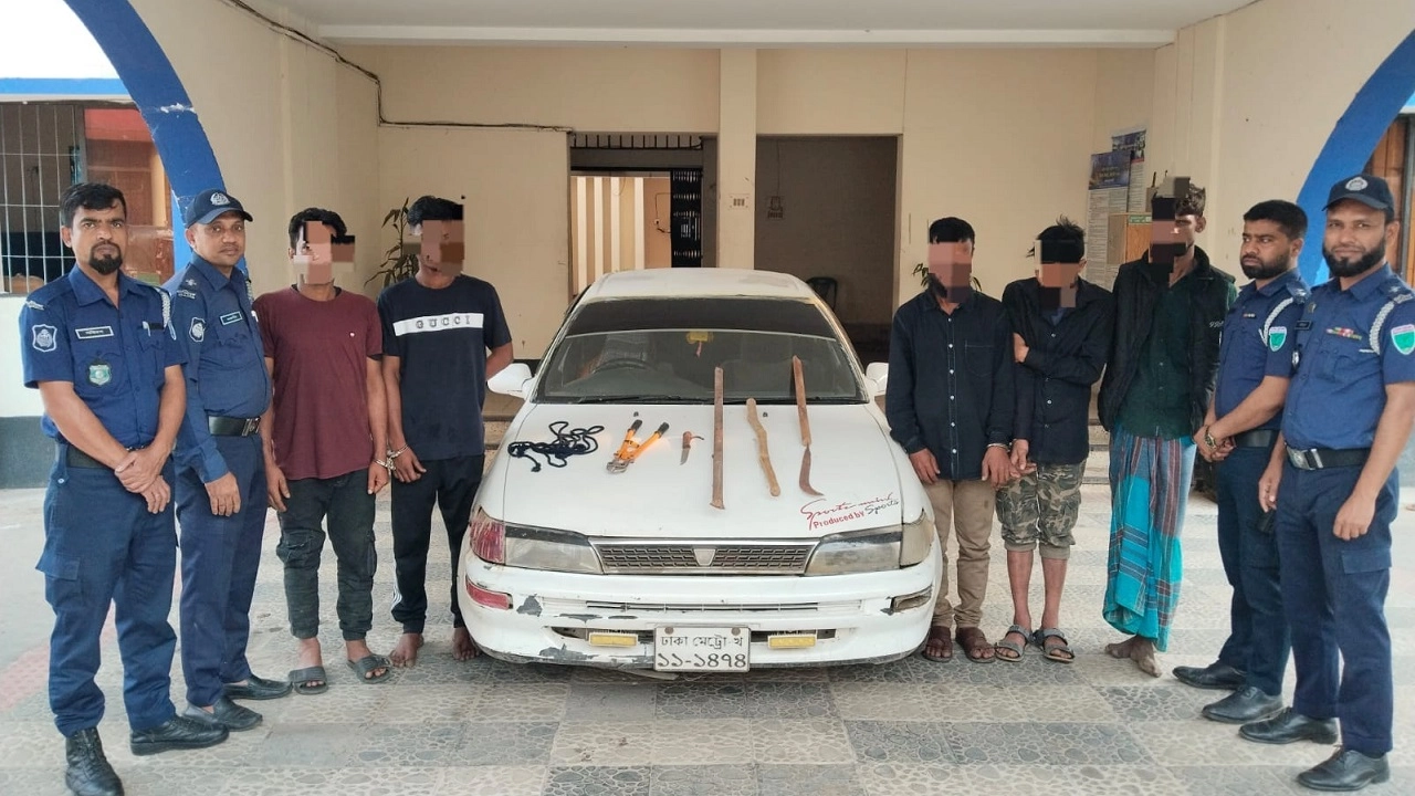 মৌলভীবাজারে ডাকাতির প্রস্তুতিকালে গ্রেফতার ৫