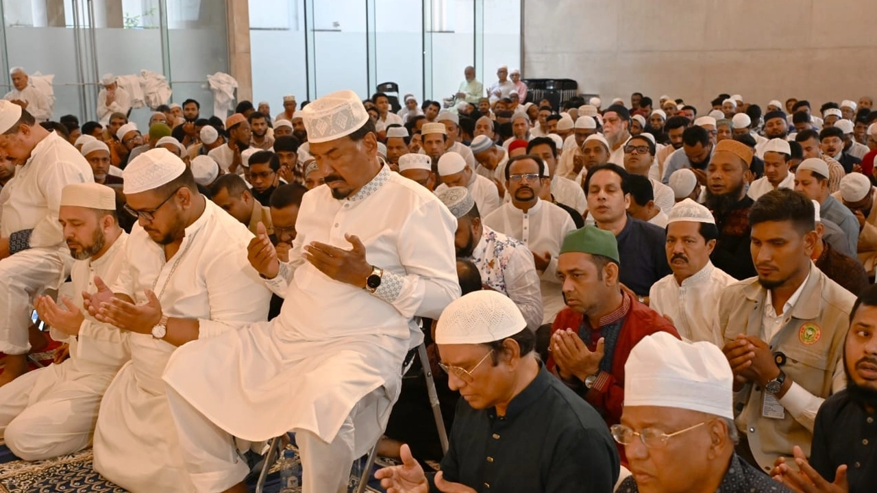 স্পিকারের সহধর্মিণী দিলারা হাফিজের জন্য দোয়া মাহফিল অনুষ্ঠিত