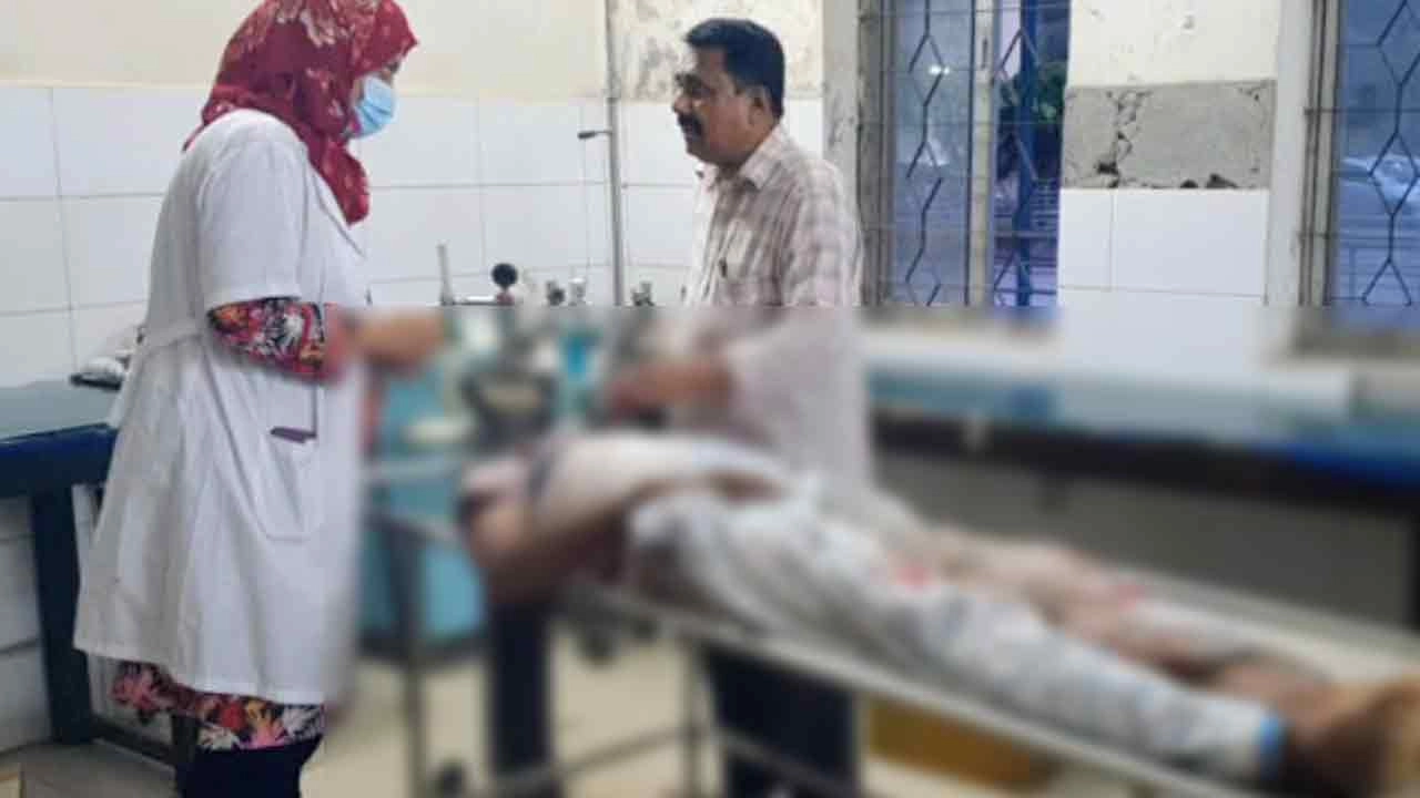 শিবালয় উপজেলার তেওতা বালু মহালের ম্যানেজার মিরাজ হোসেনকে গুলি ও কুপিয়ে হত্যা