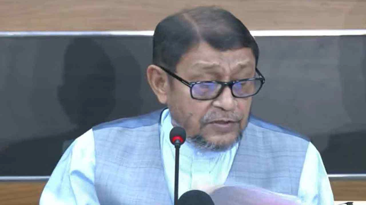 হামের টিকাদান নিয়ে কথা বলছেন স্বাস্থ্যমন্ত্রী সরদার মো. সাখাওয়াত হোসেন বকুল