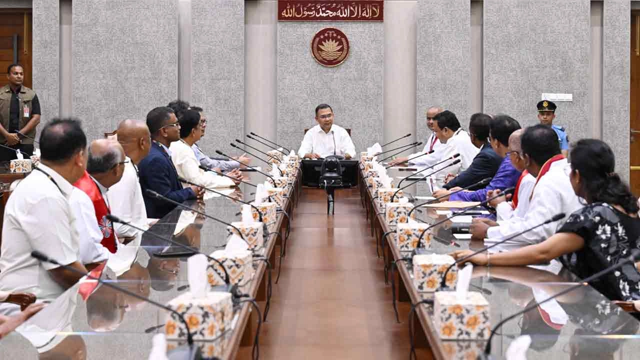 ‘ইস্টার সানডে’ উপলক্ষে প্রোটেস্ট্যান্ট চার্চের নেতাদের সঙ্গে শুভেচ্ছা বিনিময় করেছেন প্রধানমন্ত্রী তারেক রহমান