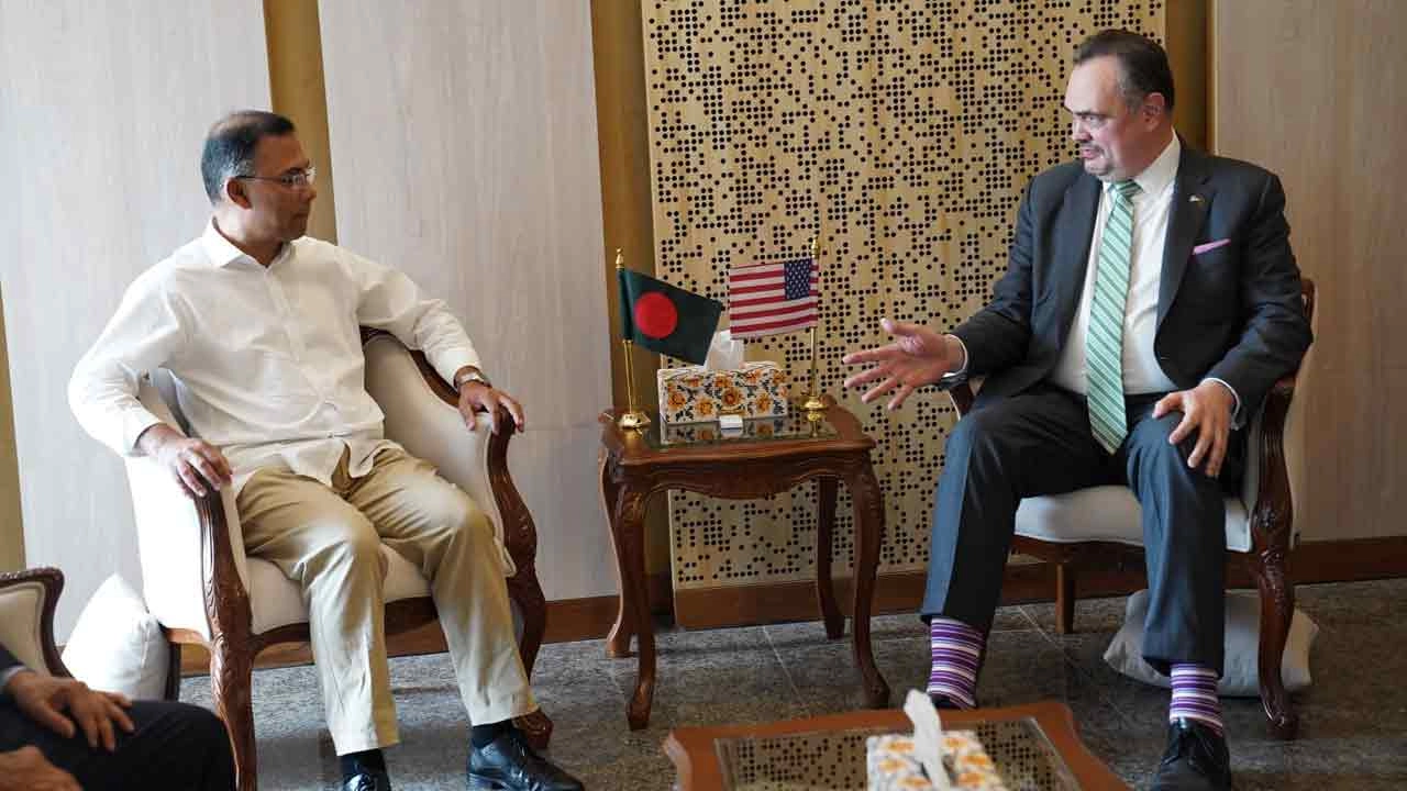 প্রধানমন্ত্রী তারেক রহমানের সঙ্গে সৌজন্য সাক্ষাৎ করেছেন বাংলাদেশে নিযুক্ত মার্কিন রাষ্ট্রদূত ব্রেন্ট টি. ক্রিস্টেনসেন