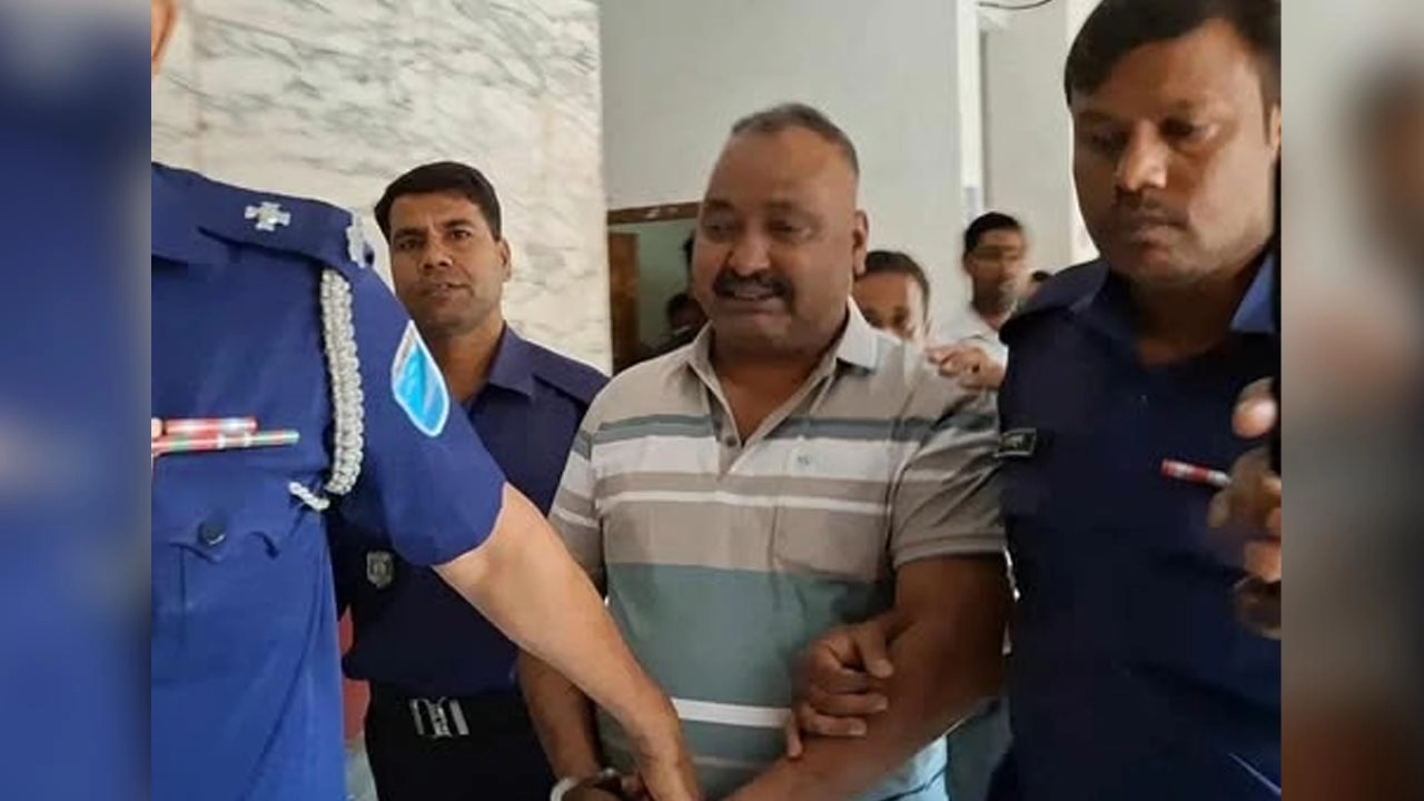 গ্রেপ্তার ইমাম উল্লাহ মাস্তান।