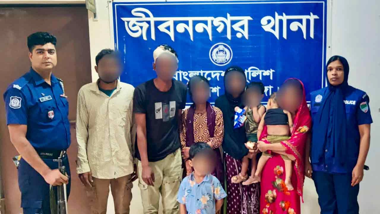 অবৈধভাবে ভারত পাচার চেষ্টাকালে ৮ বাংলাদেশি উদ্ধার