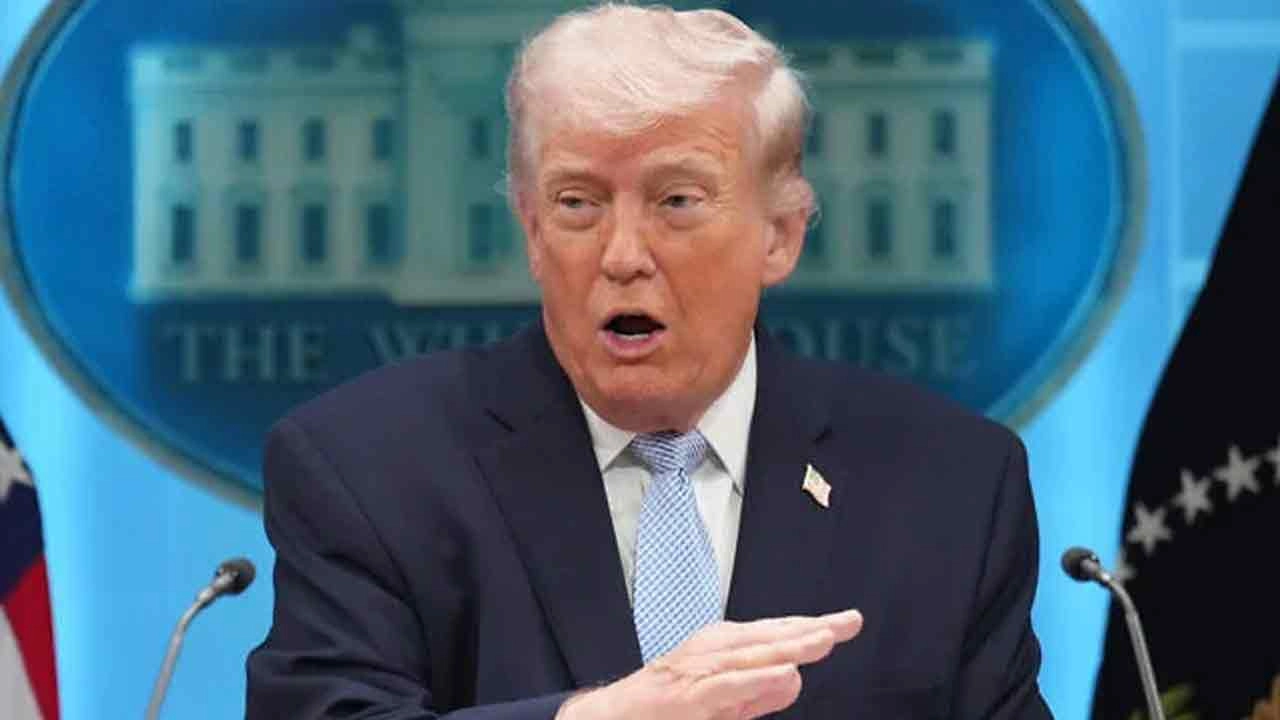 যুক্তরাষ্ট্রের প্রেসিডেন্ট ডোনাল্ড ট্রাম্প