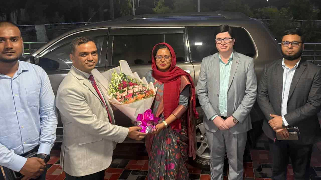 রাজবাড়ীতে নতুন জেলা প্রশাসক হিসেবে যোগদান করলেন আফরোজা পারভীন