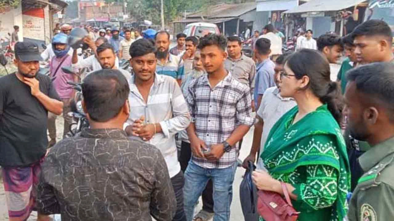 ভ্রাম্যমাণ আদালতের অভিযানে দুই চালককে জরিমানা