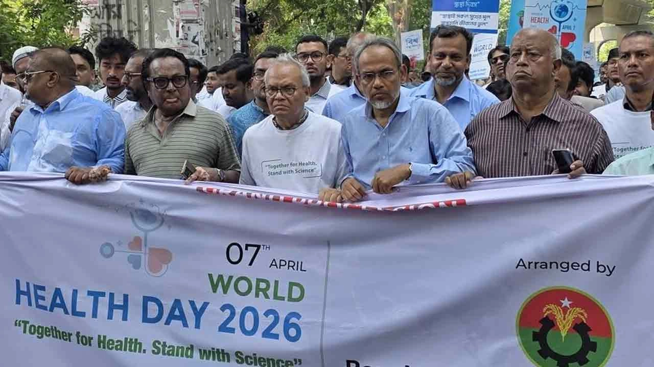 শিল্প মন্ত্রণালয়ের উপদেষ্টা ও বিএনপির সিনিয়র যুগ্ম মহাসচিব রুহুল কবির রিজভী