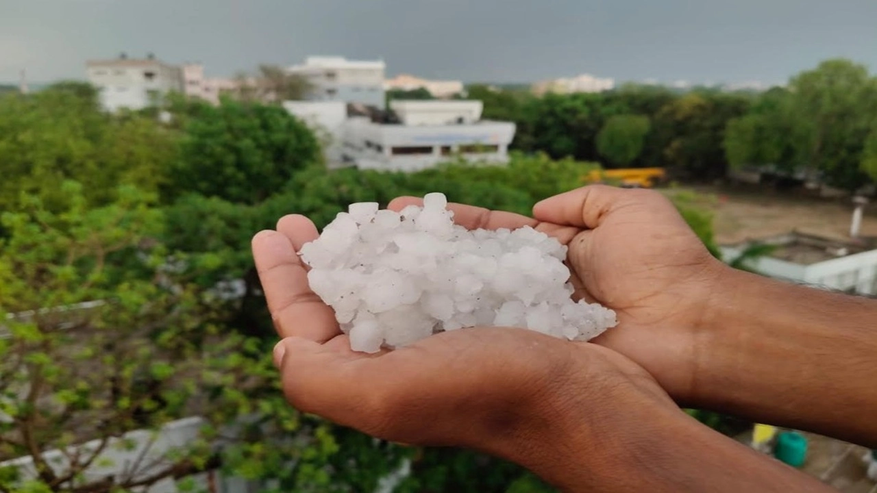 চাঁপাইনবাবগঞ্জে শিলাবৃষ্টি
