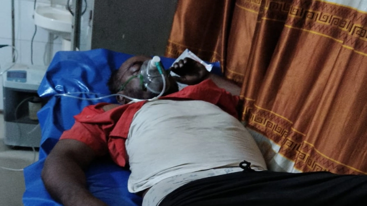 যশোরের শার্শা উপজেলার বেনাপোল স্থলবন্দরের টিটিআই মাঠে কাজ করতে গিয়ে লোহার প্লেনশিট চাপায় এক শ্রমিক নিহত