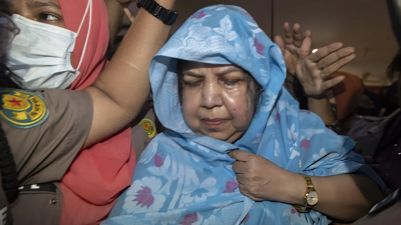 গ্রেপ্তারের আগে দেড় বছর কোথায় ছিলেন শিরীন শারমিন চৌধুরী?