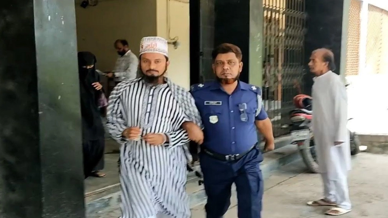 স্ত্রী হত্যা মামলায় স্বামী আব্দুল আওয়ালকে যাবজ্জীবন কারাদণ্ড দিয়েছেন আদালত।