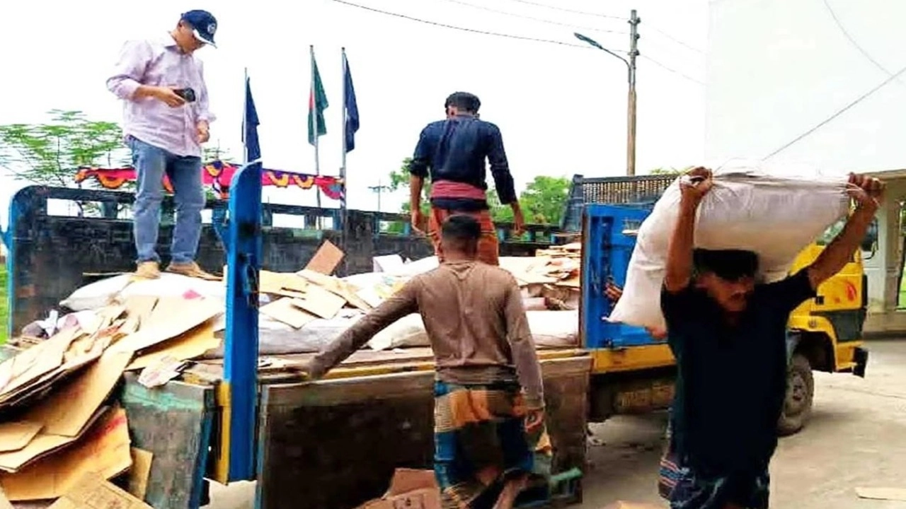 শায়েস্তাগঞ্জ উপজেলার ওলিপুর হাইওয়ে ৩৫ বস্তা ভারতীয় অবৈধ ফুসকা জব্দ