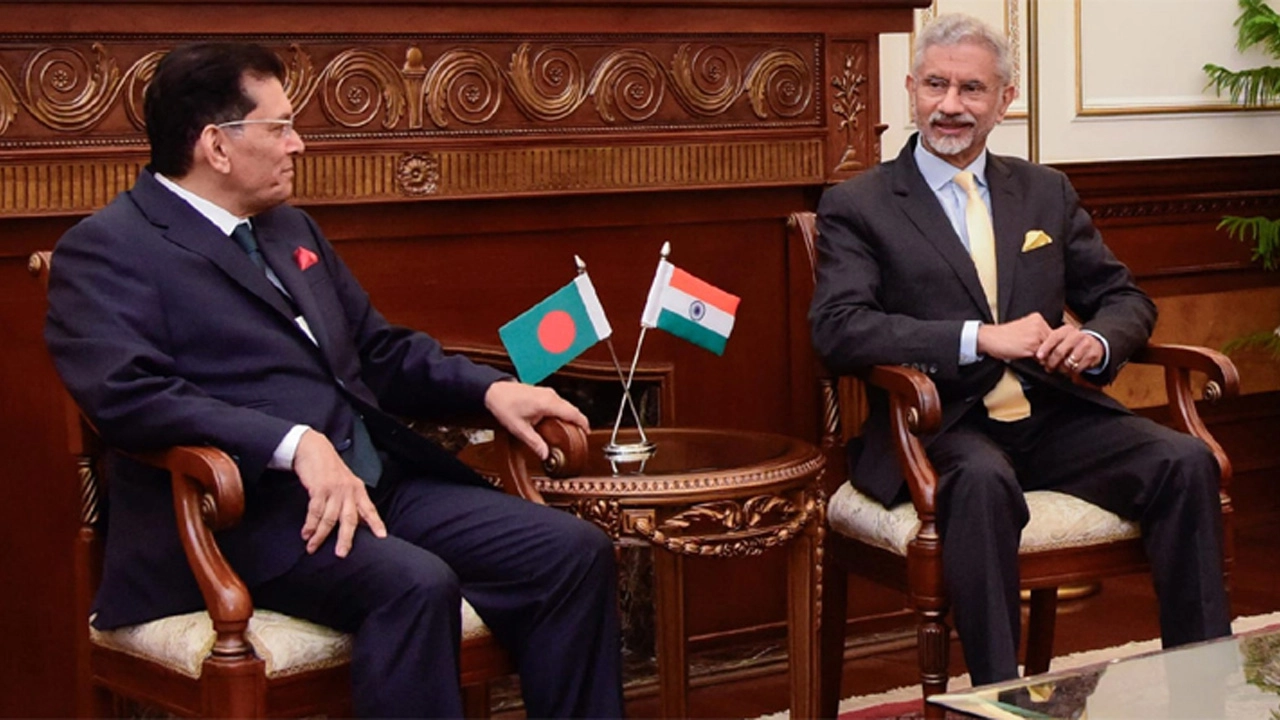 ওসমান হাদি হত্যার দুই আসামিকে ফেরত দিতে সম্মত ভারত