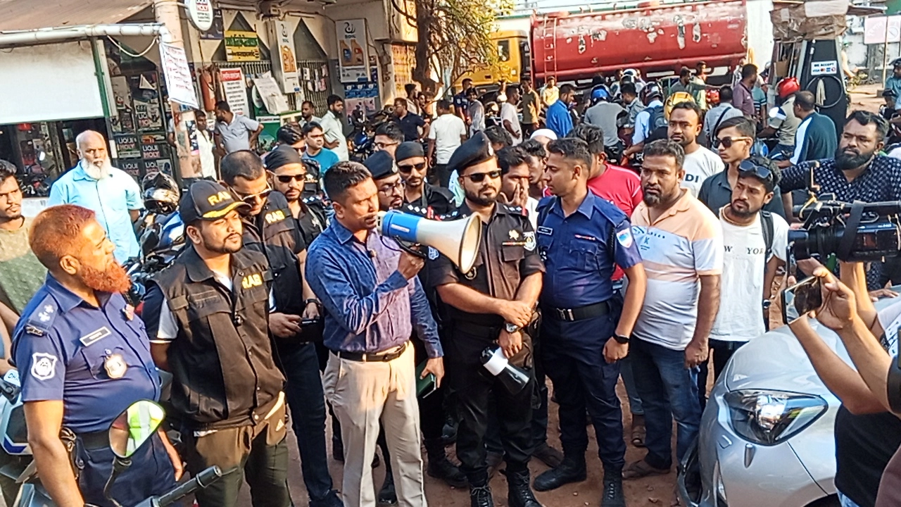 হেলমেট ও ফিটনেস সনদ ছাড়া মিলবে না তেল