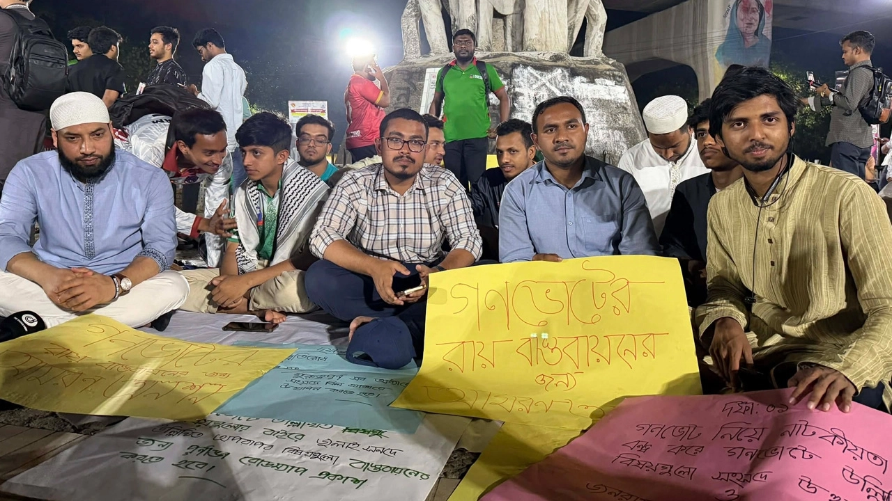 দাবি নিয়ে রাজুতে অনশনে ভিপি সাদিক কায়েম