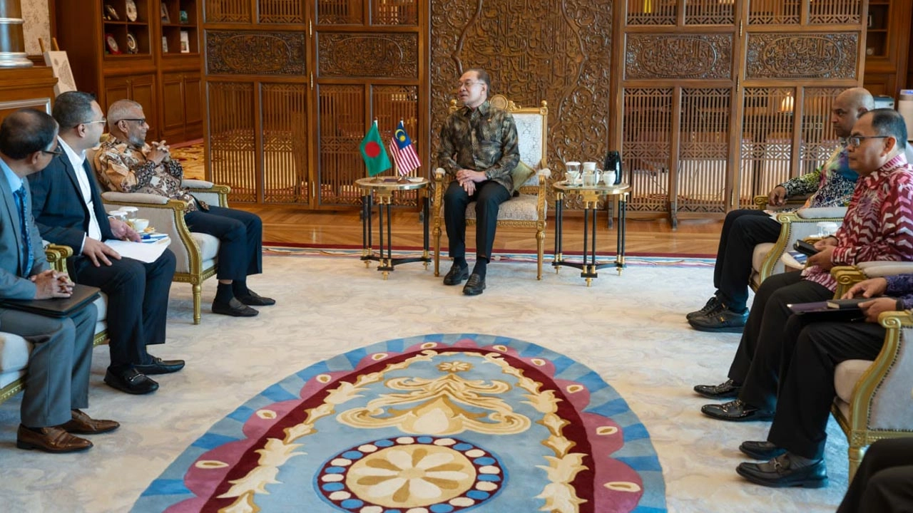 শ্রম অভিবাসন বিষয়ে দ্বিপাক্ষিক বৈঠক অনুষ্ঠিত হয়েছে।