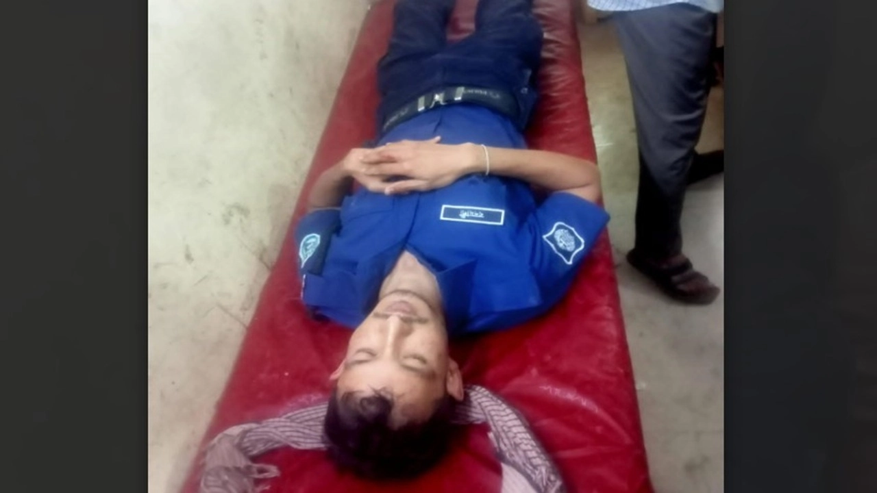 ওয়ারেন্টভুক্ত এক আসামিকে গ্রেফতার অভিযানে গিয়ে হামলার শিকার এক পুলিশ