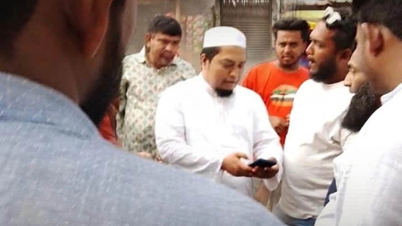 জমিয়তে দ্বন্দ্ব: গোপন সম্মেলন ঘিরে উত্তেজনা, শোকজ দুই নেতা