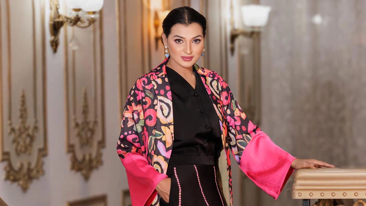 রাজনীতিতে নামছেন চিত্রনায়িকা বর্ষা