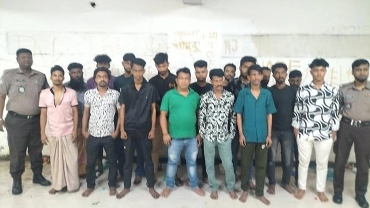 গ্রেফতারকৃত অপরাধীরা।